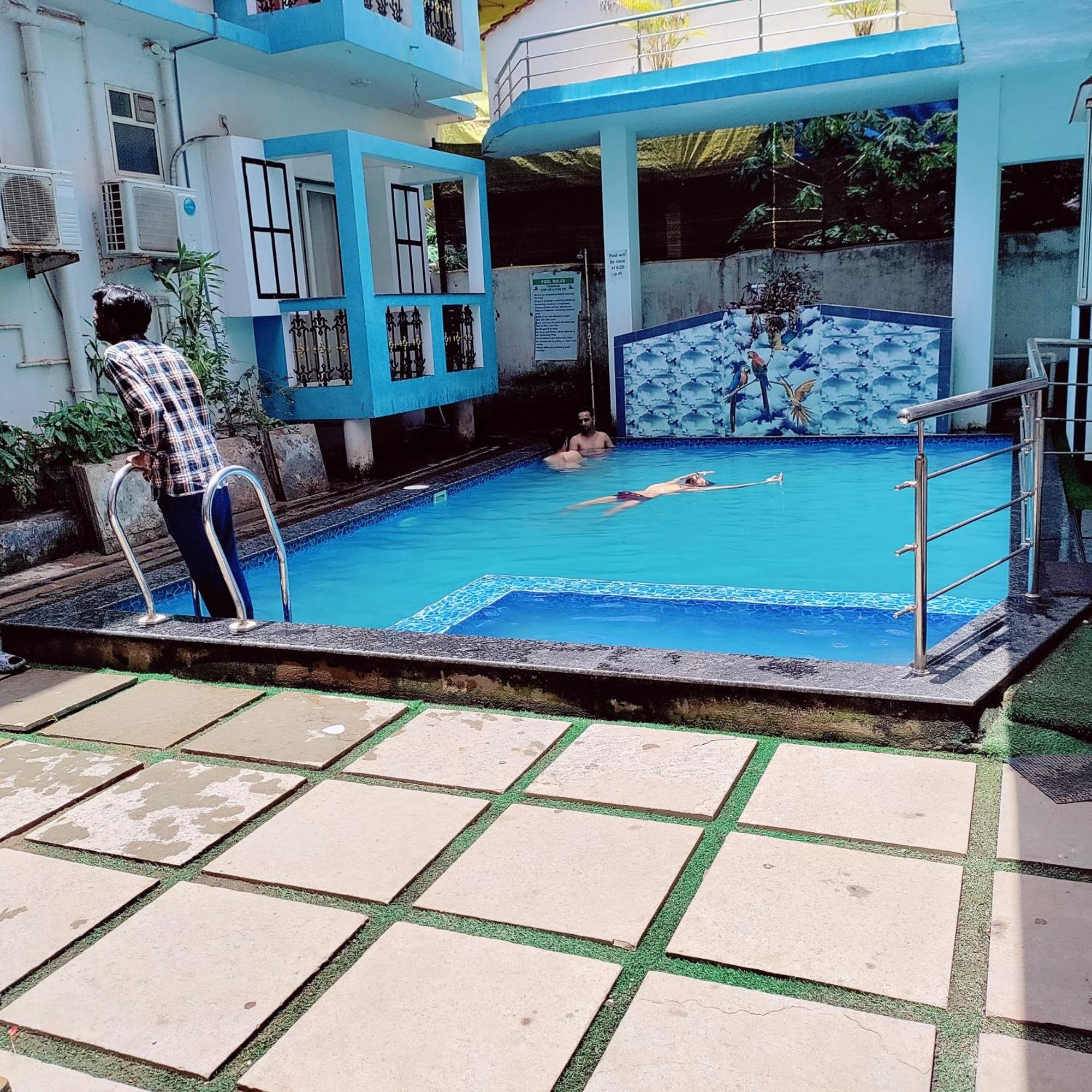 Hotel Queen Queen Sea Calangute Kültér fotó