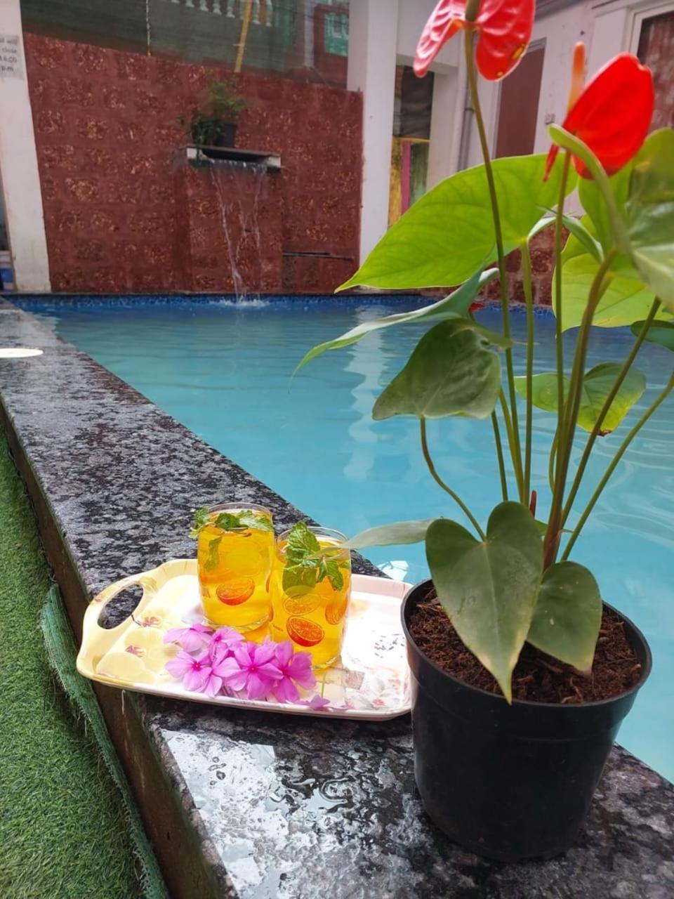 Hotel Queen Queen Sea Calangute Kültér fotó