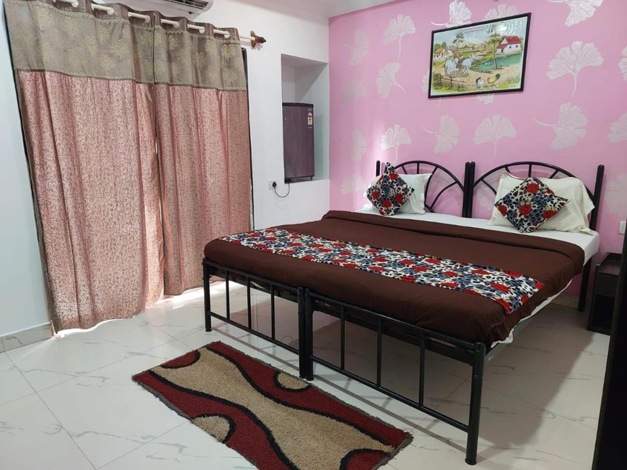 Hotel Queen Queen Sea Calangute Kültér fotó