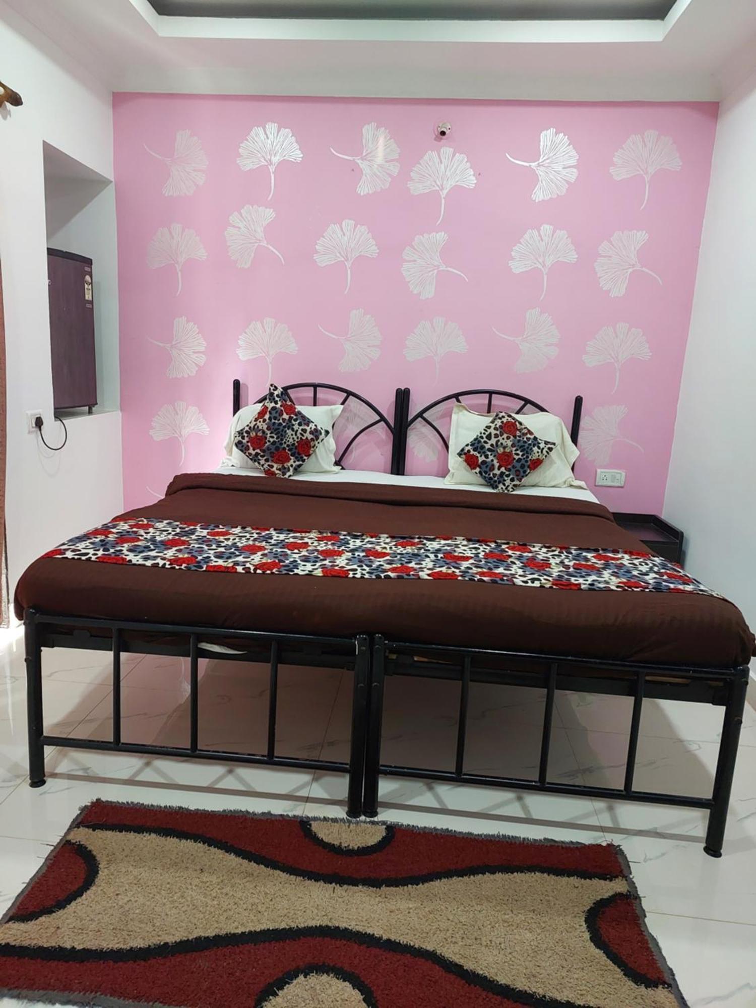 Hotel Queen Queen Sea Calangute Kültér fotó