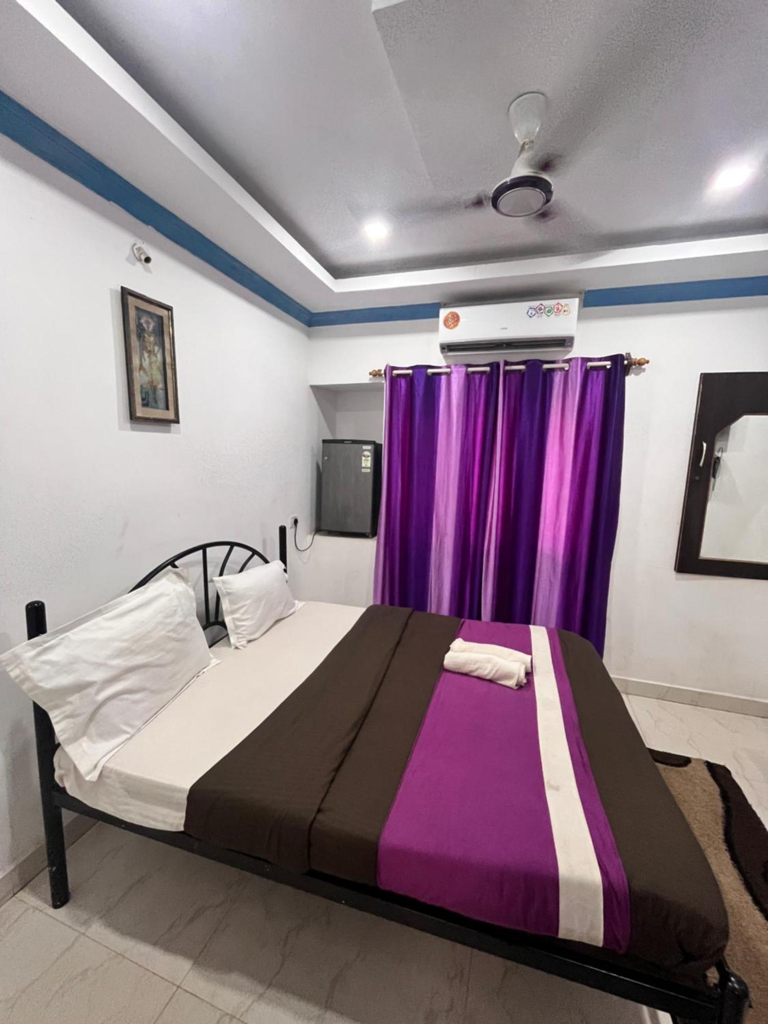 Hotel Queen Queen Sea Calangute Kültér fotó