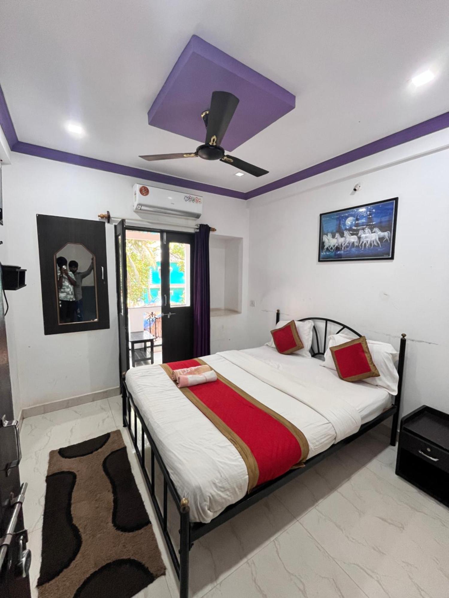 Hotel Queen Queen Sea Calangute Kültér fotó